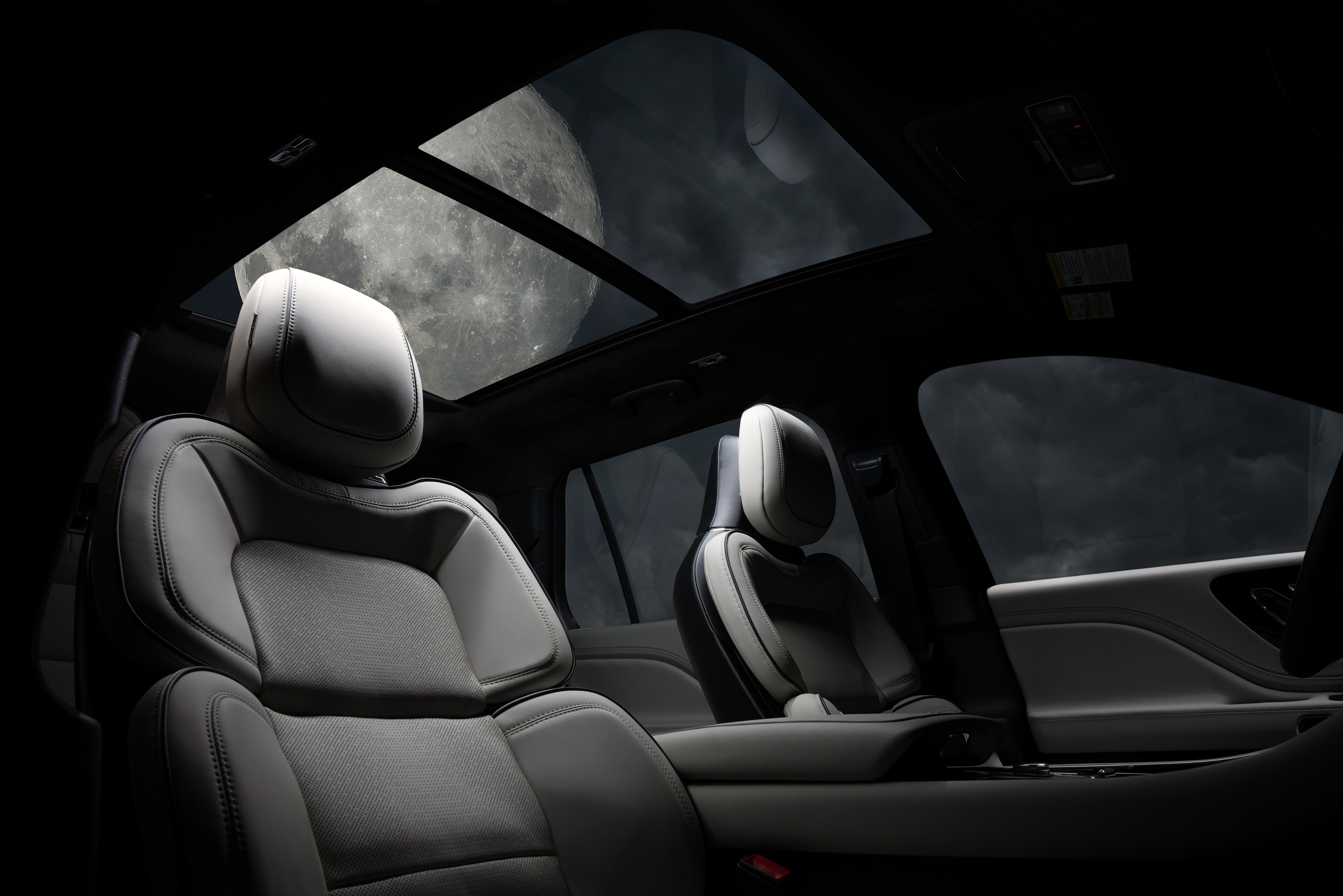 2025 Lincoln Black Label Aviator Moonbeam